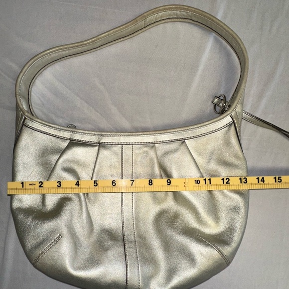 Coach • Vintage Gold Shoulder Hobo Ergo Pleated Purse • Leather Bag - Picture 9 of 11